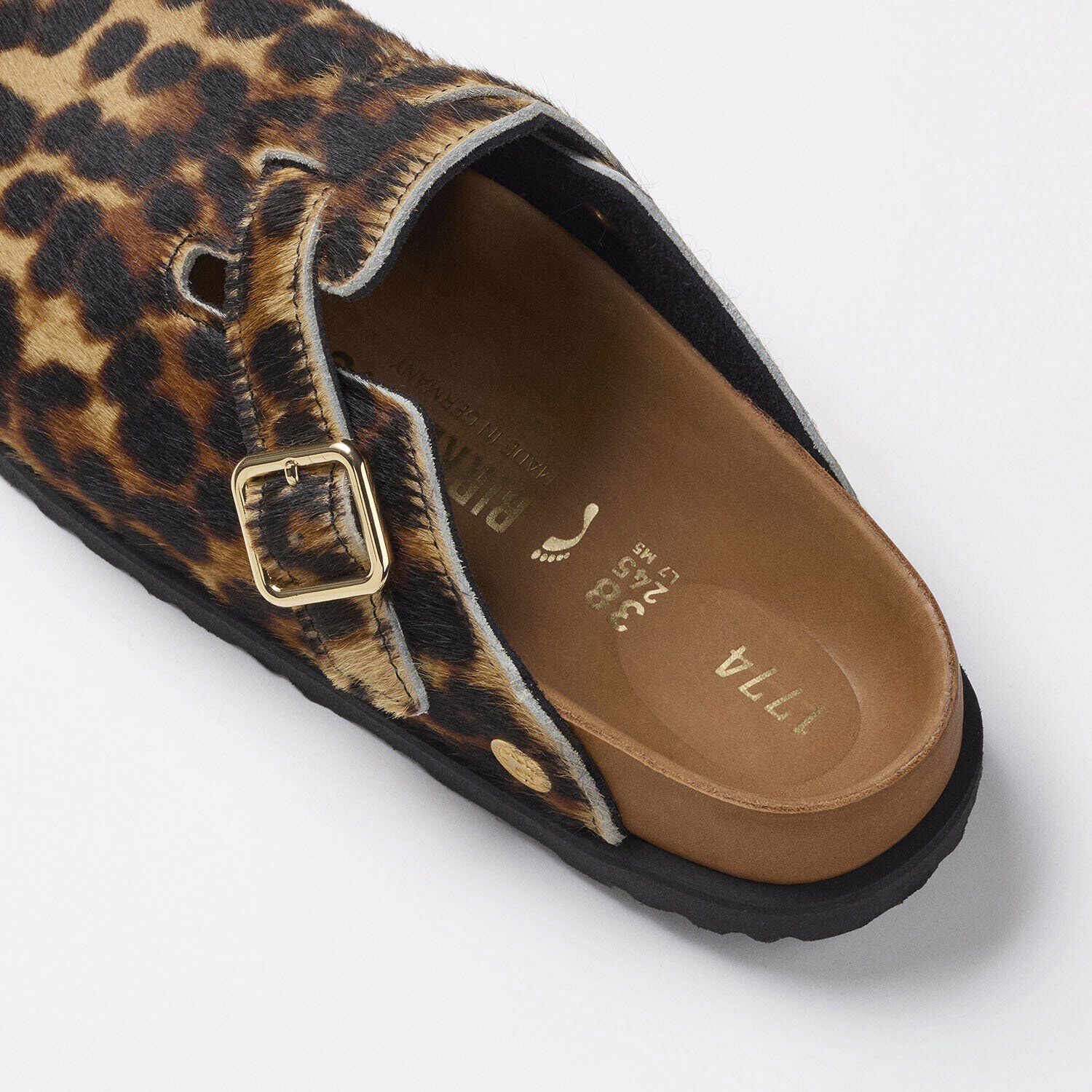 1774 Boston Leather Close-up view showing material detail