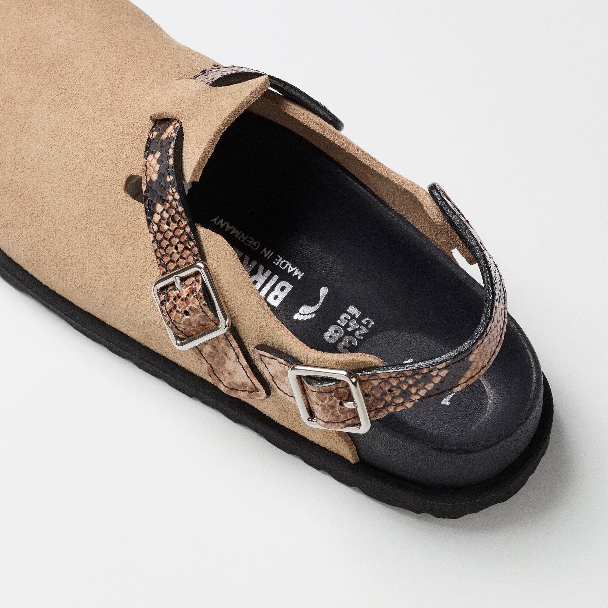 Tokio II Lined 1774 Leather Close-up view showing material detail