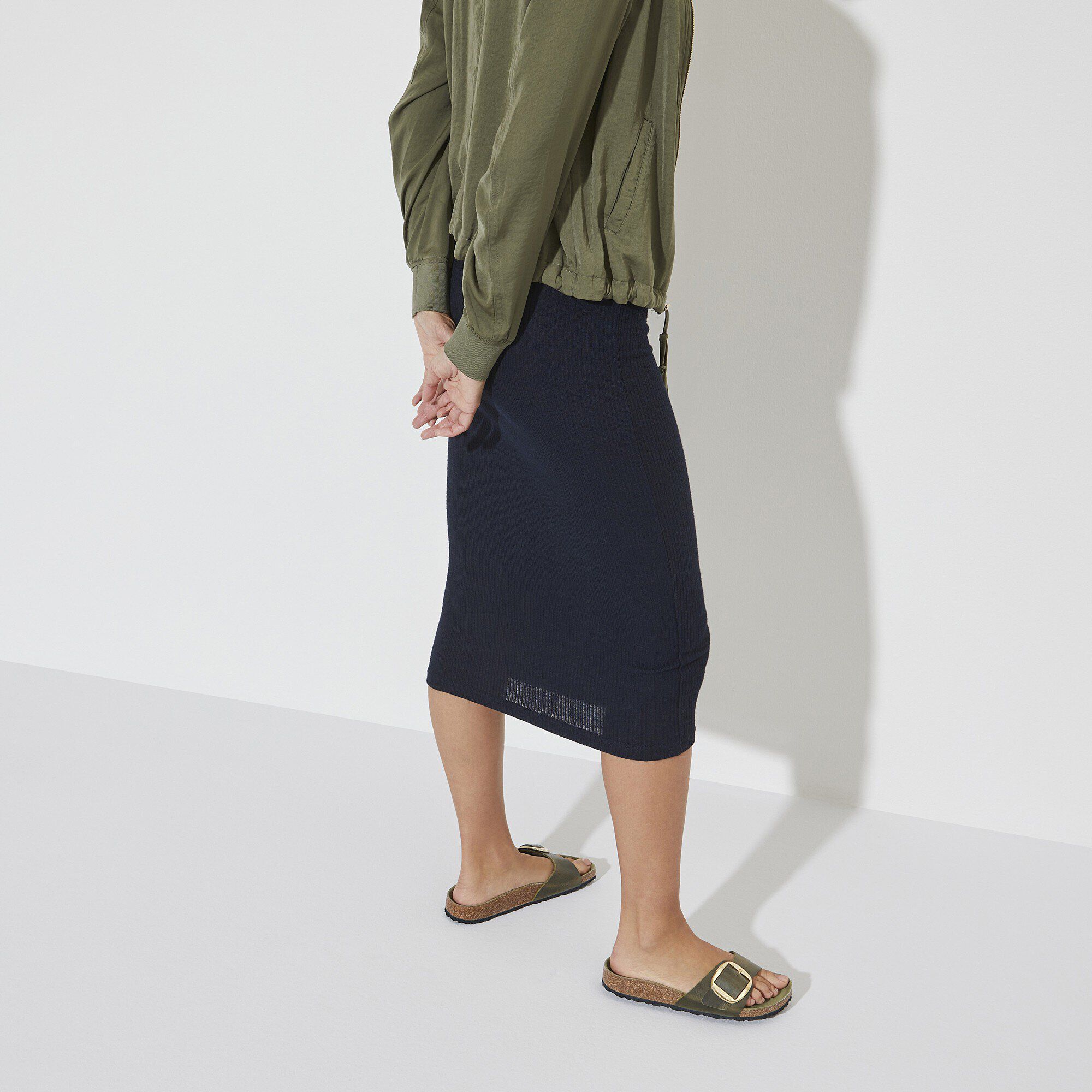 Madrid Big Buckle Oiled Leather with a female model