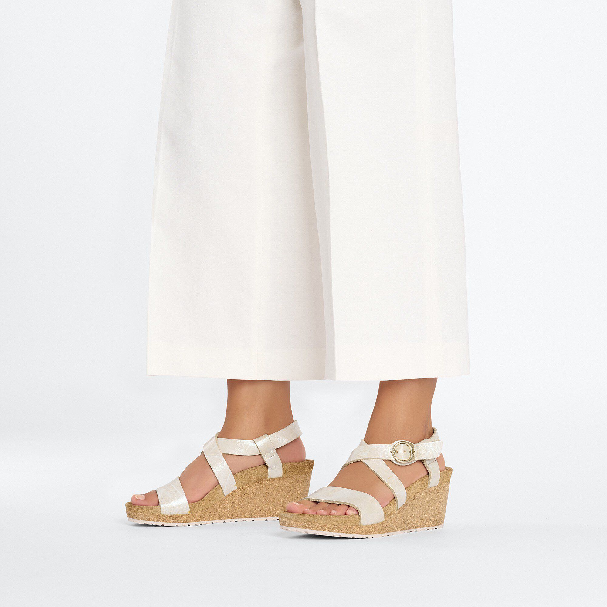 Sibyl Ring-Buckle Nubuk Leather